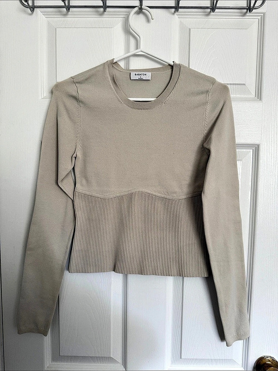 Babaton Sweaters - Babaton Sculpt Knit Crew Longsleeve Sweater Beige Small NWOT